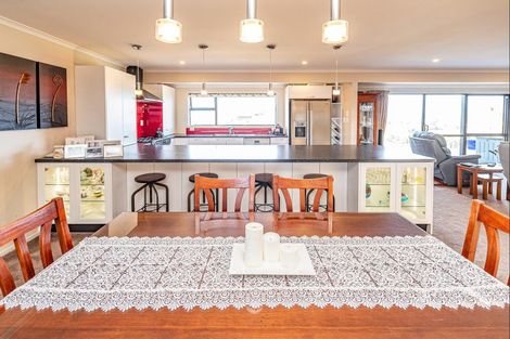 Photo of property in 10 Okiwa Terrace, Waiinu Beach, Whanganui, 4588