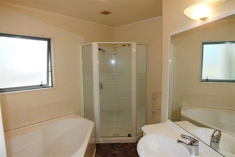 Photo of property in 674a Whangaparaoa Road, Stanmore Bay, Whangaparaoa, 0932
