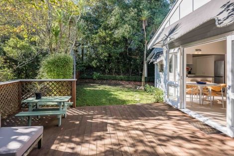 Photo of property in 6 Bank Road, Northland, Wellington, 6012