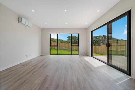 Photo of property in 40 Whakairo Crescent, Gulf Harbour, 0930