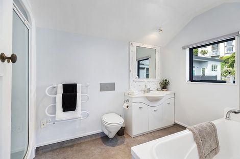 Photo of property in 33 Mitchell Street, Brooklyn, Wellington, 6021