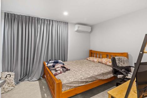 Photo of property in 2 Mikoikoi Crescent, Mangere Bridge, Auckland, 2022