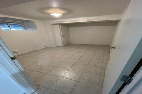 Photo of property in 10 Bishop Street, Green Bay, Auckland, 0604