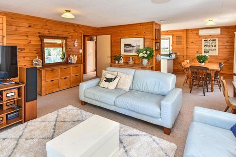 Photo of property in 1/133 Carnoustie Drive, Wattle Downs, Auckland, 2103