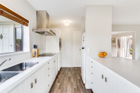 Photo of property in 143 Memorial Avenue, Burnside, Christchurch, 8053