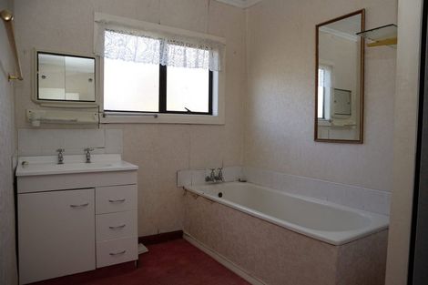 Photo of property in 26 Ryley Street, Owaka, 9535