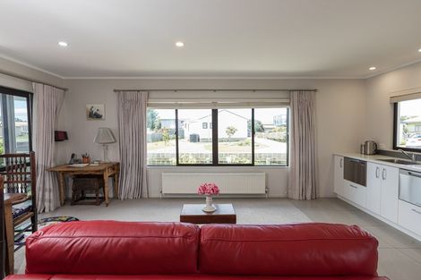 Photo of property in 4 Ohinemuhu Road, Porangahau, 4293