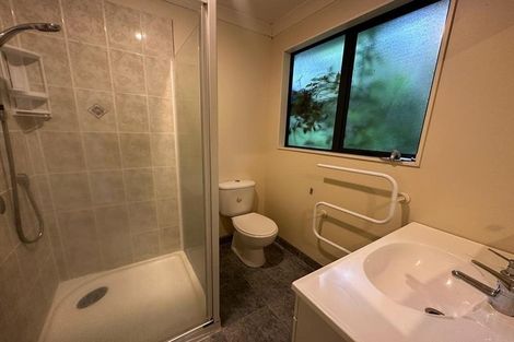 Photo of property in 12 Poturi Streams Avenue, Titirangi, Auckland, 0604