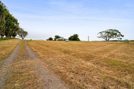 Photo of property in 242 Turuturu Road, Hawera, 4674