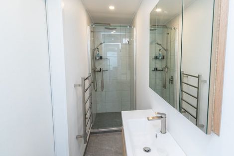Photo of property in 30 Collins Avenue, Tawa, Wellington, 5028