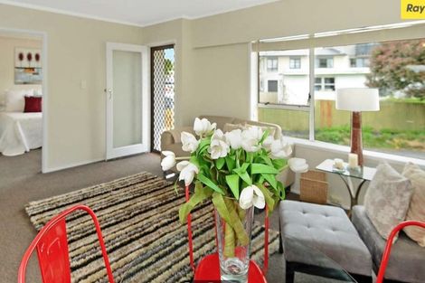 Photo of property in 2/123 Birkdale Road, Birkdale, Auckland, 0626