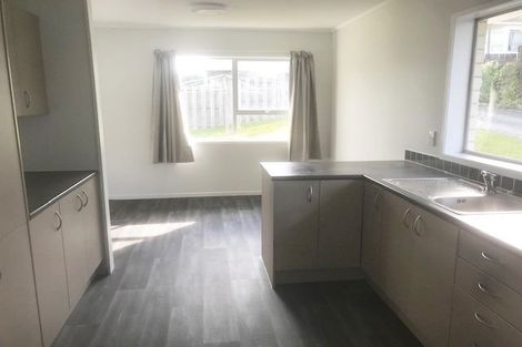 Photo of property in 26 Halberg Street, Glenfield, Auckland, 0629