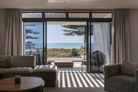 Photo of property in 94 Marine Parade, Mount Maunganui, 3116