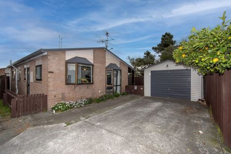 Photo of property in 2/74 Inwoods Road, Parklands, Christchurch, 8083