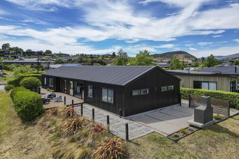 Photo of property in 23 Matipo Street, Wanaka, 9305