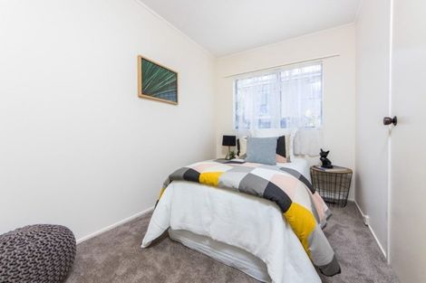 Photo of property in 2/77 Stanley Road, Glenfield, Auckland, 0629