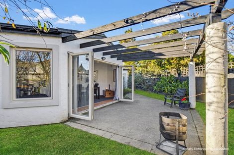 Photo of property in 15a Manawatu Street, Hokowhitu, Palmerston North, 4410
