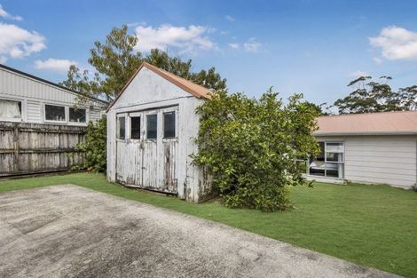 Photo of property in 23 Luckens Road, West Harbour, Auckland, 0618