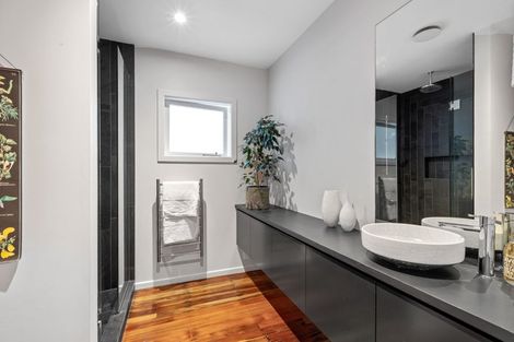 Photo of property in 1/74 College Road, Northcote, Auckland, 0627