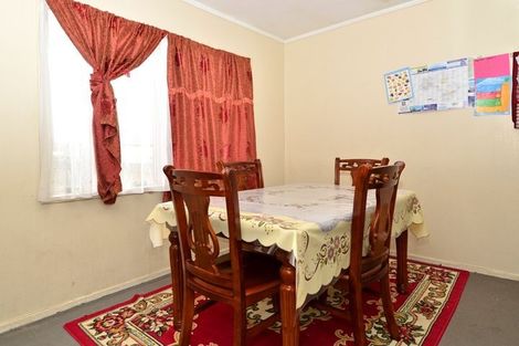 Photo of property in 1/136 Shifnal Drive, Randwick Park, Auckland, 2105
