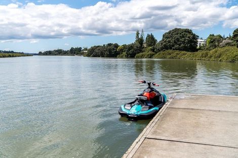 Photo of property in 2/104 Matipo Road, Mairangi Bay, Auckland, 0630
