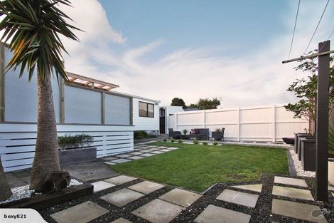 Photo of property in 34b Enderby Drive, Te Atatu Peninsula, Auckland, 0610
