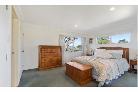 Photo of property in 37 Roys Road, Weymouth, Auckland, 2103