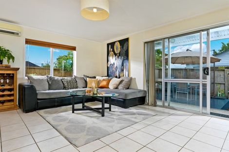 Photo of property in 1/24 Woodglen Road, Glen Eden, Auckland, 0602