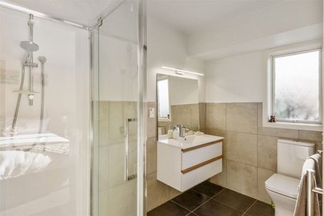 Photo of property in 52 Englefield Road, Northwood, Christchurch, 8051