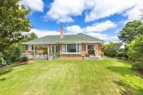 Photo of property in 14 Mangaroa Hill Road, Maoribank, Upper Hutt, 5018
