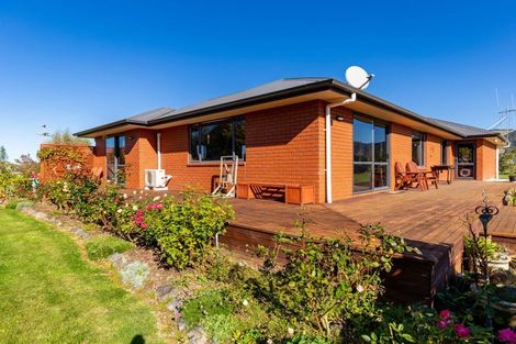 Photo of property in 11 Hunt Street, Waimate, 7978