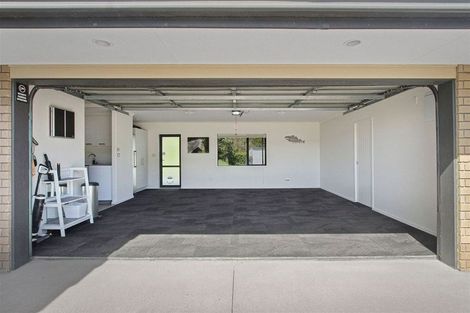 Photo of property in 8 Millbrook Drive, Waiuku, 2683