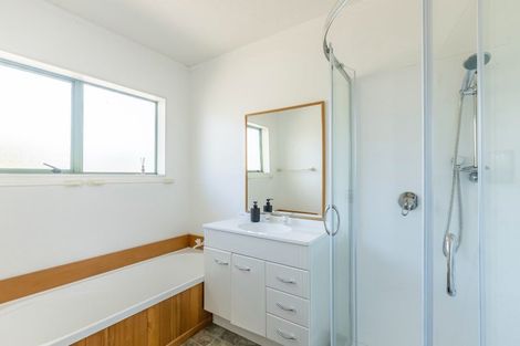 Photo of property in 33 Rosewood Place, Paraparaumu, 5032