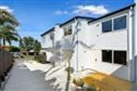 Photo of property in 24c Pipitea Place, Massey, Auckland, 0614