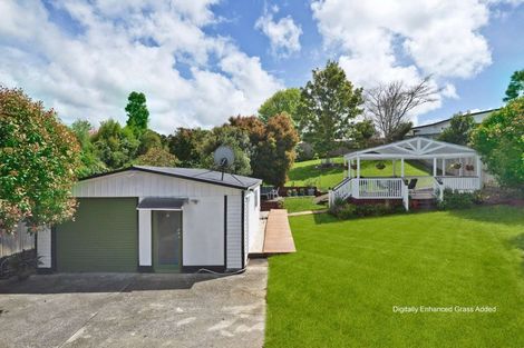 Photo of property in 22 Fernleigh Avenue, Waiuku, 2123