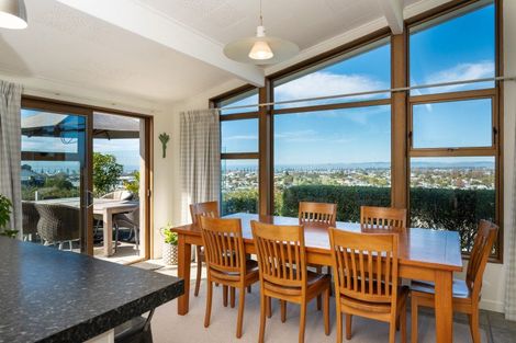 Photo of property in 33 Enfield Road, Hospital Hill, Napier, 4110