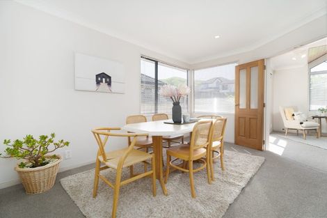 Photo of property in 121 Westchester Drive, Churton Park, Wellington, 6037