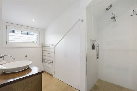 Photo of property in 136 Mellons Bay Road, Mellons Bay, Auckland, 2014
