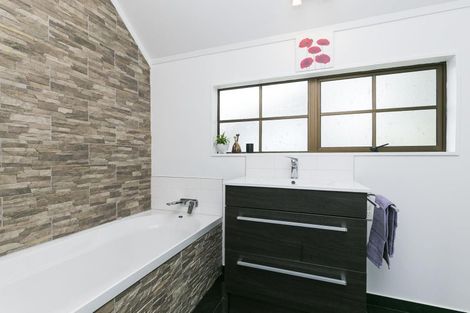 Photo of property in 6a Bayou Lane, Churton Park, Wellington, 6037