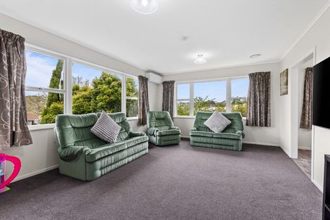 Photo of property in 19 Kelkirk Street, Kelston, Auckland, 0602