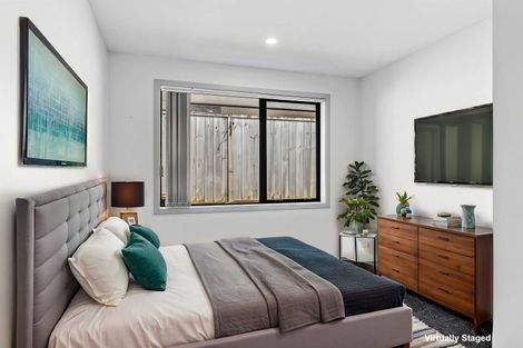 Photo of property in 9 Frederick Place, Whalers Gate, New Plymouth, 4310