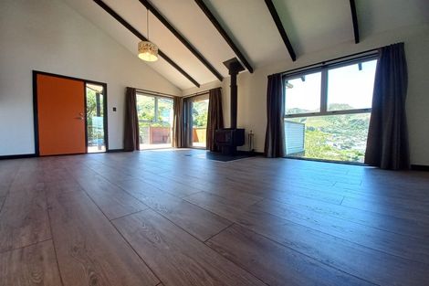 Photo of property in 35 Ticehurst Road, Lyttelton, 8082