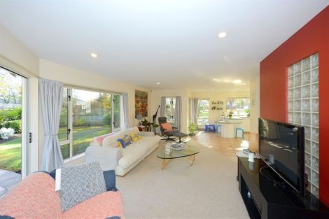 Photo of property in 9 Hatfield Place, Avonhead, Christchurch, 8042