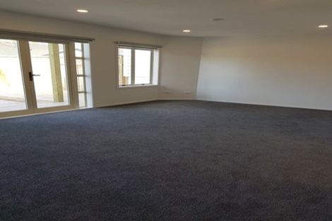 Photo of property in 5/14 Fields Parade, Oteha, Auckland, 0632