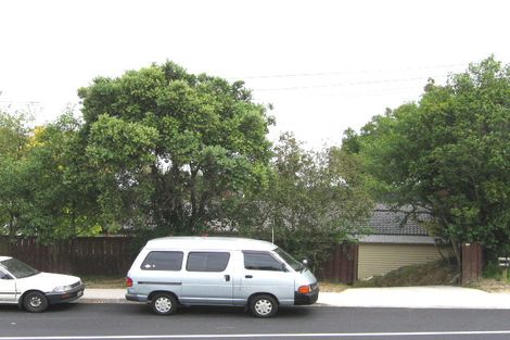 Photo of property in 2/322a Glenfield Road, Glenfield, Auckland, 0629