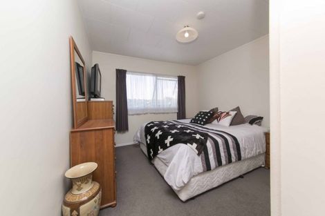 Photo of property in 6 Katrina Place, Massey, Auckland, 0614