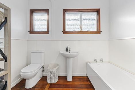 Photo of property in 49 Queens Road, Glen Avon, New Plymouth, 4312