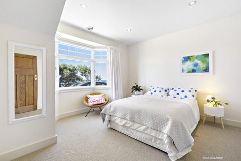 Photo of property in 382 The Esplanade, Island Bay, Wellington, 6023