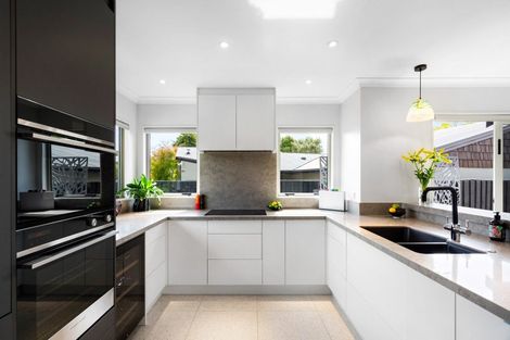 Photo of property in 30 Iona Road, Havelock North, 4130