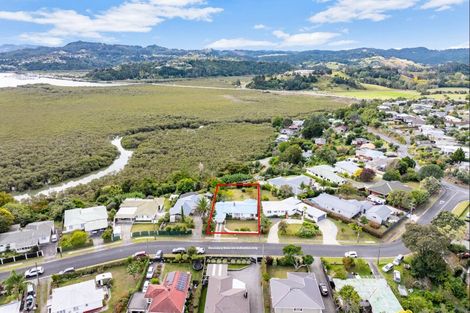 Photo of property in 8 George Point Road, Onerahi, Whangarei, 0110